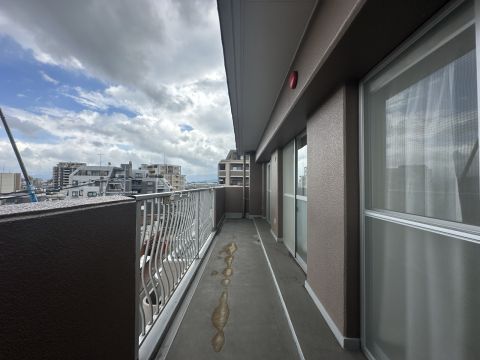 奥行があり、広々としたバルコニー◎ 洗濯物がたくさん干せそうな広々としたバルコニーです◎