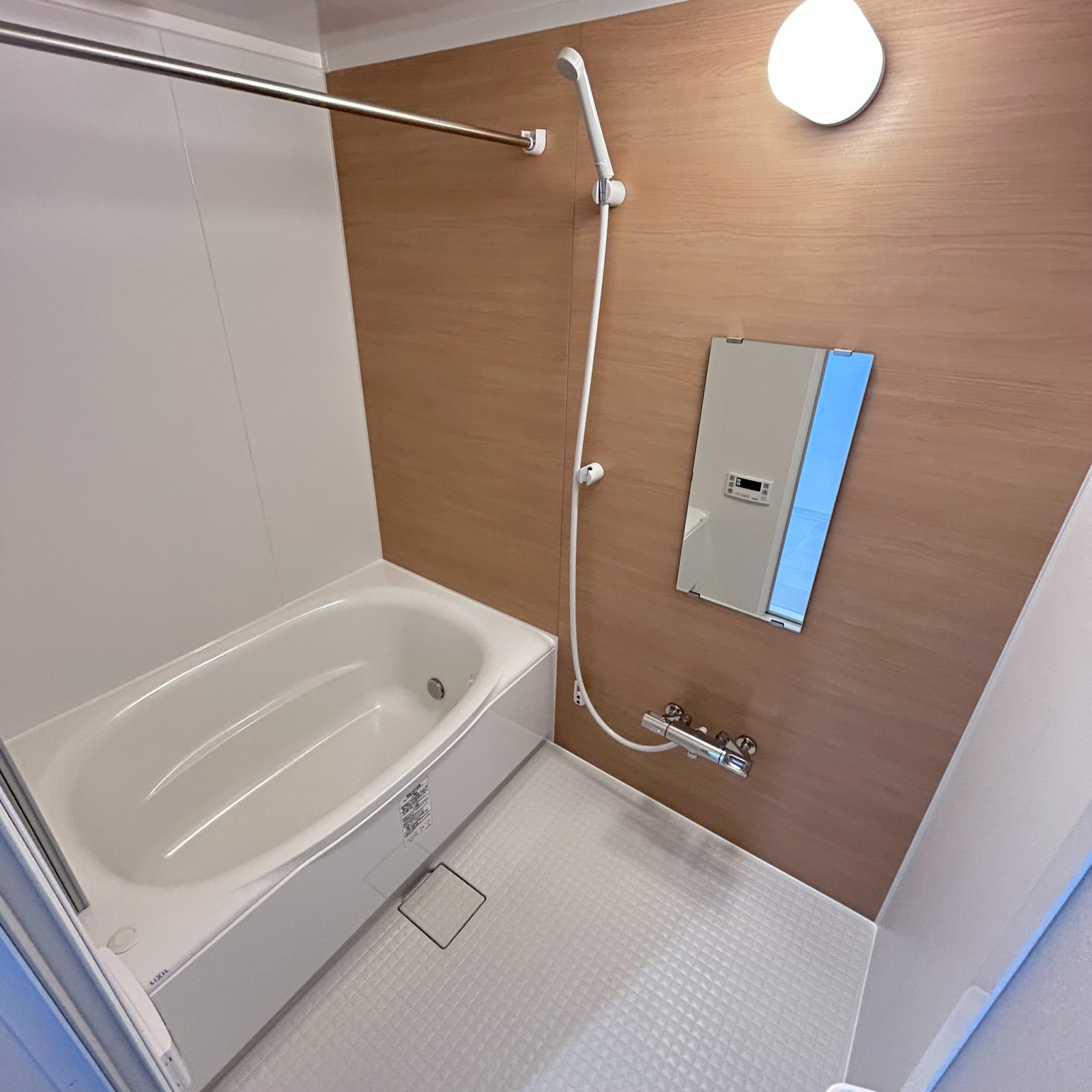 ユニットバス取り換え済み　浴室換気乾燥機能付き