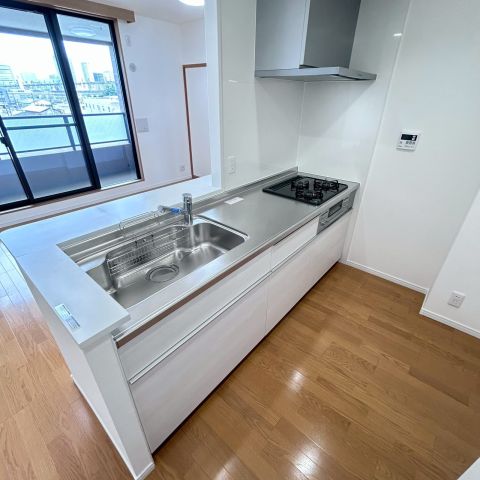 LDK12帖：カウンターキッチンで家族との会話が弾みそう♪