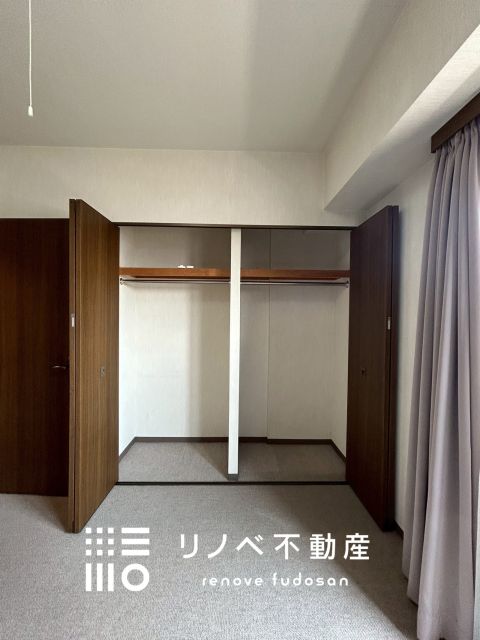 洋室6.2帖：広々クローゼットで収納楽々♪　バルコニーつきなので日当たりも○