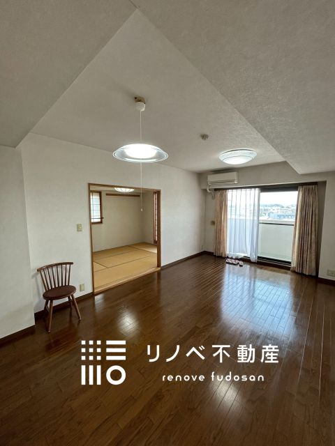 ゆとりのある12.7帖のリビング　※リフォーム前