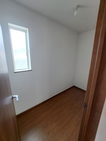 2階納戸 季節物の家電などもすっきりと収納できます。