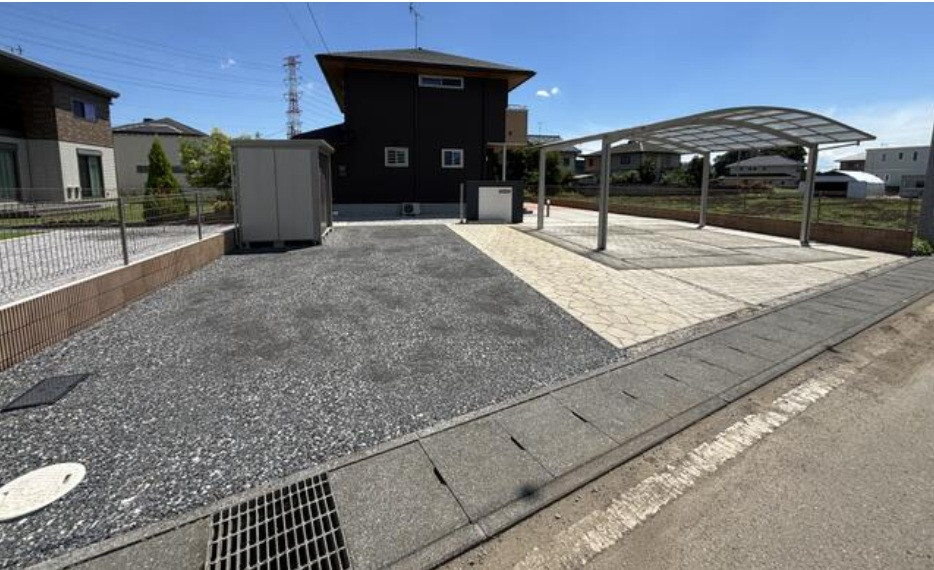 駐車最大7台可能です