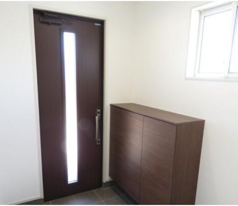 シューズボックス付きの玄関