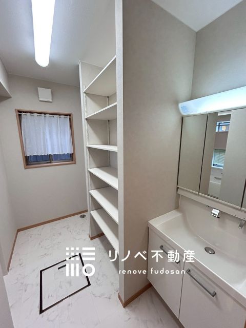 室内（2025年9月）撮影 タオルやパジャマなどの収納に便利な収納箇所つき！