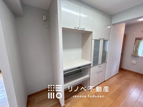 室内（2025年9月）撮影 使い勝手のいいカップボード付き！