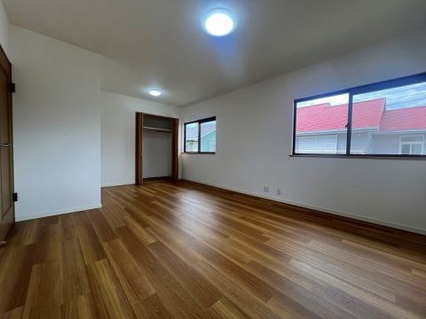 2階の11帖の洋室です。