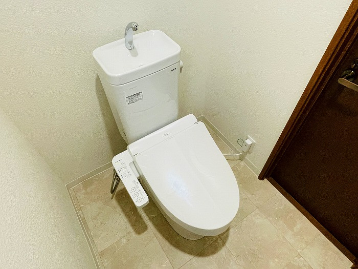 トイレも新品交換済みです。清潔感のある室内になっております。