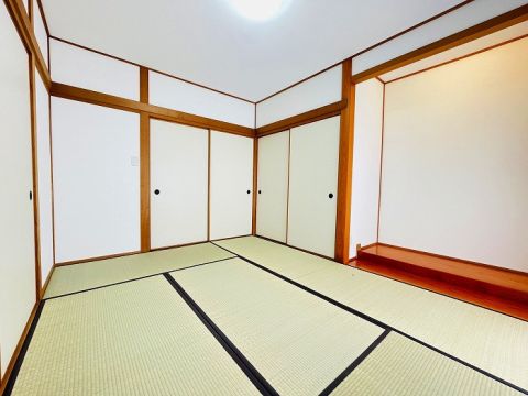 和室は約6帖とゆとりのあるスペース。陽当たりも良く心地いいです。