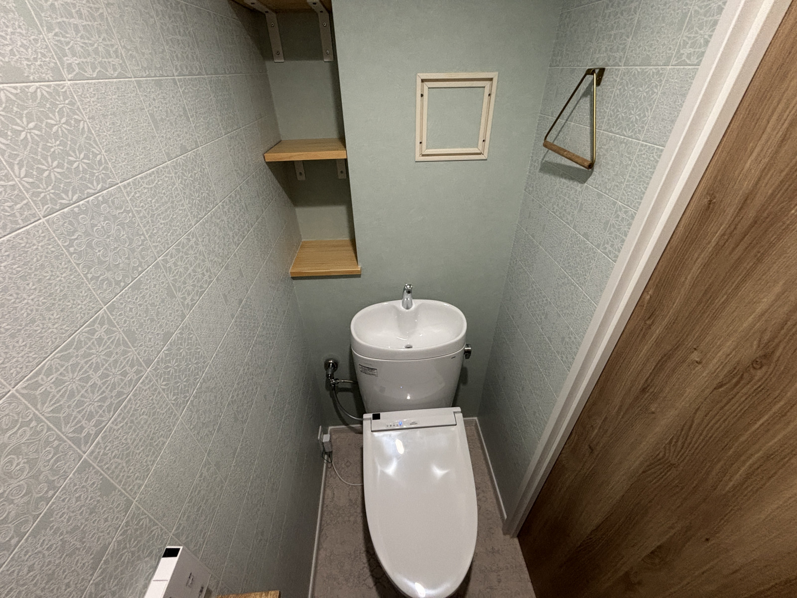 御手洗いにも見せる収納を