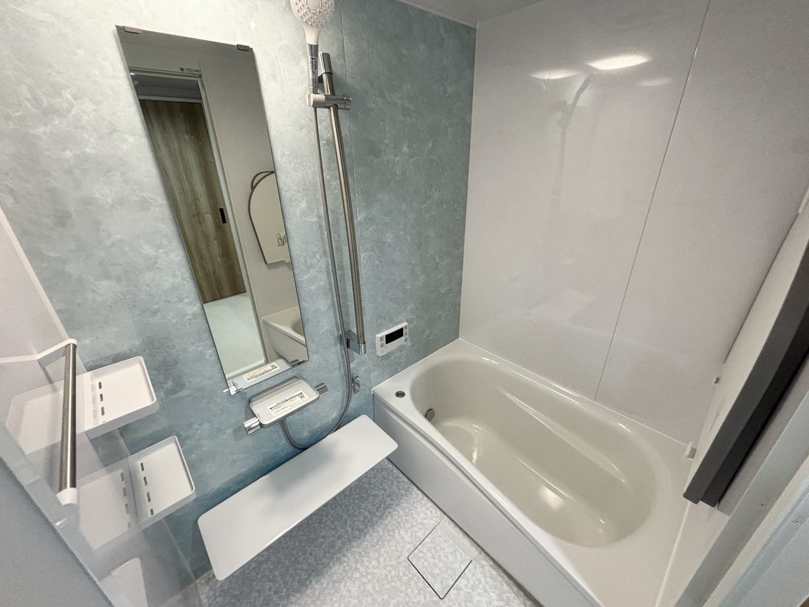 1日の疲れを癒してくれるカラーの空間は暖房つきで安心