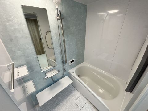 1日の疲れを癒してくれるカラーの空間は暖房つきで安心