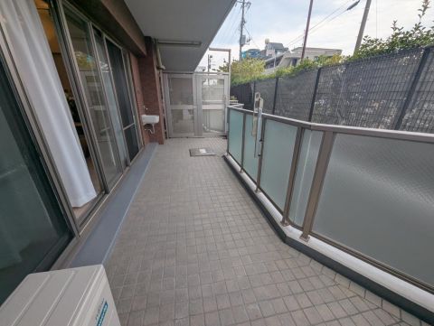 陽当たりが良いベランダです