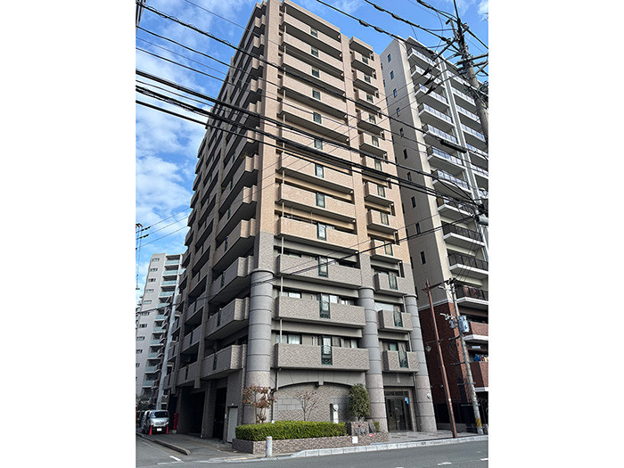 現地外観写真。大野城駅徒歩２分、白木原駅徒歩６分のダブルアクセス可能な駅近物件。