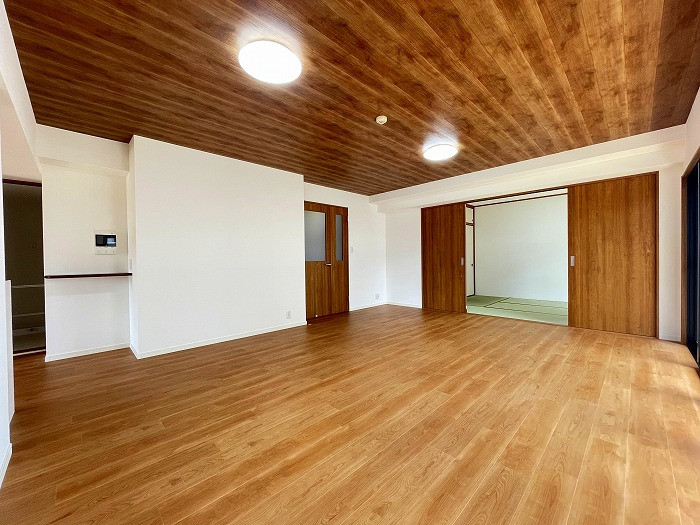 ＬＤＫは約２０．１帖と開放的な空間。ペットや家族とリラックスしてお過ごしいただけます。