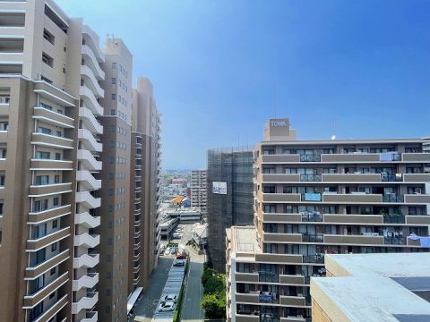 住戸からの眺望です。最上階のため眺めは良好です。お天気がいい日は気持ちがいいですね。