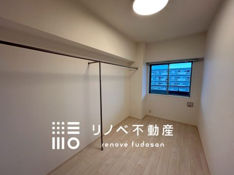 5.0帖洋室 ハンガーパイプ付きで空間を有効活用できそう♪