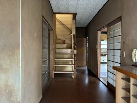 広々玄関ホールでお客様を気持ちよく迎えられます。