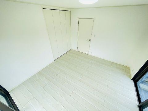 南東側洋室別角度です。