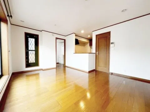 【リノベ向き】納戸や小屋裏収納など収納スペースが豊富な2LDK+Sの中古住宅！