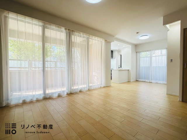 大人気の名東区エリアで、大切なペット２匹と住めるリフォーム済み物件の登場です！ 約18.8畳のLDKは暖かな日差しが差し込む広々とした空間です！