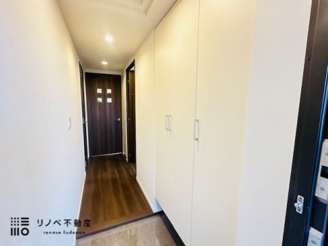 玄関には大きなシューズボックスが付いています。これだけあればしっかり収納できそうですね♪