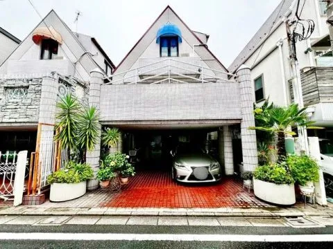 敷地面積168m2超の広々とした豪邸です！
