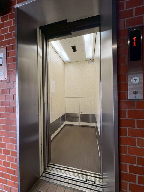 エレベーター付きです。