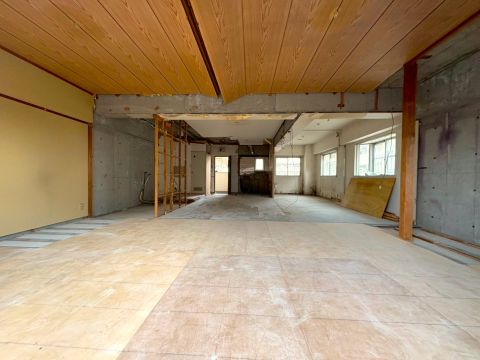 現況はフルスケルトンです。お好きにリノベーションが可能です。お気軽にご相談ください。