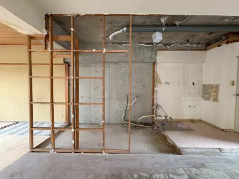 現況です。施工事例にマンションのリノベーション事例も掲載中です。