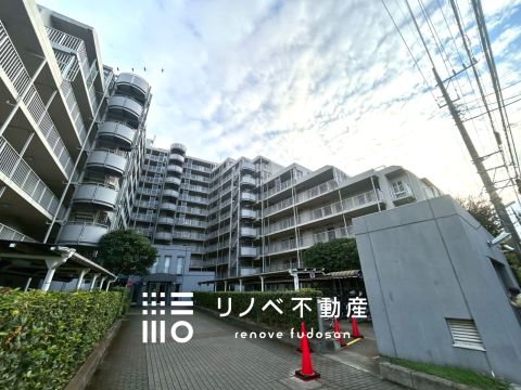 南与野駅からバス約16分。落ち着いた住環境に広がる大規模コミュニティ