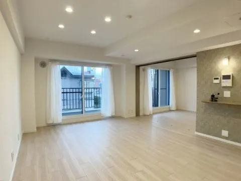 主要採光面が南東向きで、朝から昼の日当たりが良好。気持ちの良い家族が集まる約12.5帖のLDK