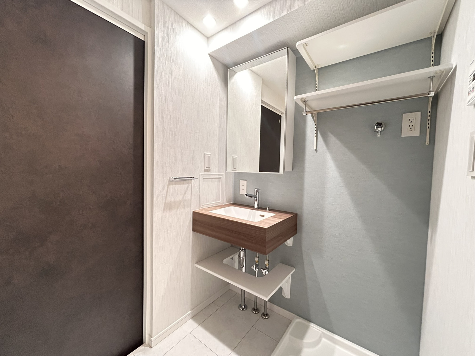 おしゃれな洗面化粧台です