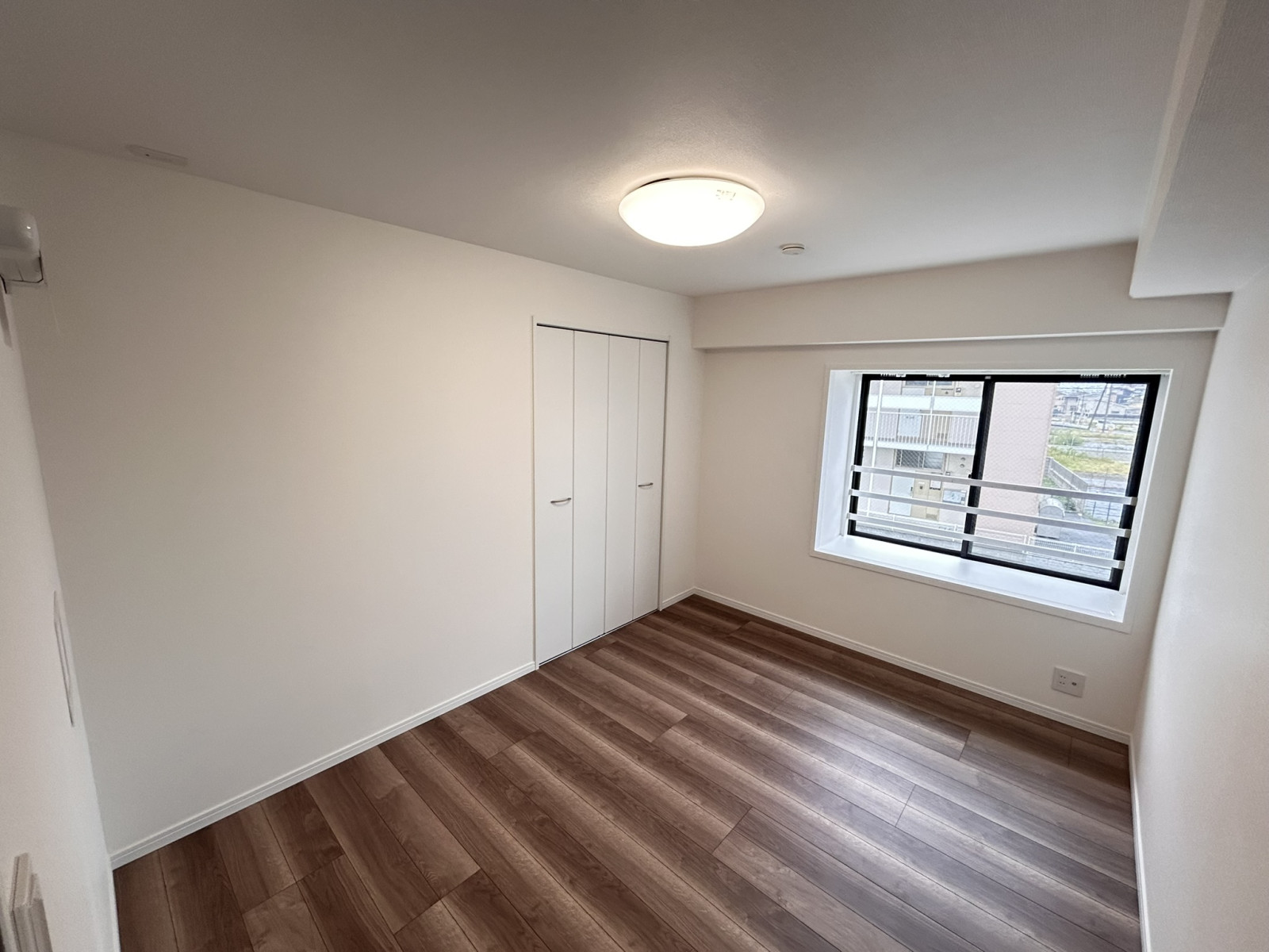 6帖の東側の洋室