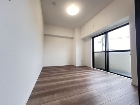 6.2帖の南向きの洋室