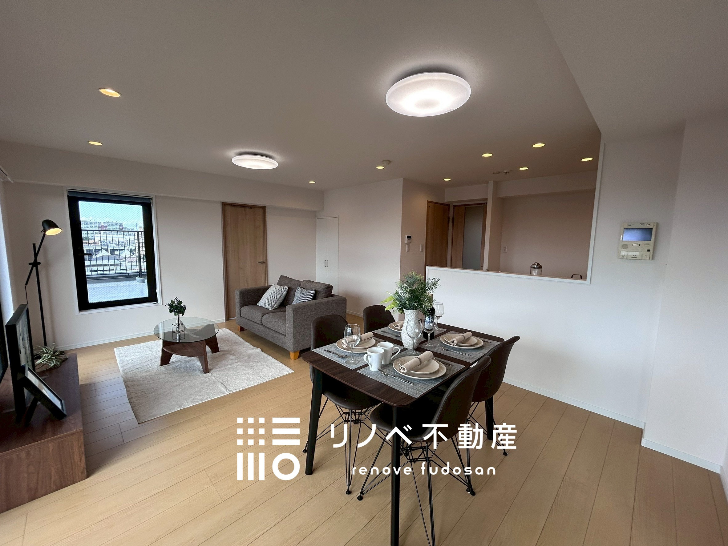 カウンターキッチンでリビング全体を見渡せます♪ 家族との会話がはずみそうです♪