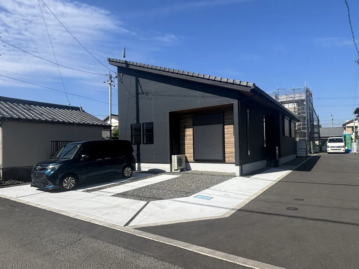 南向き光あふれる平屋、誕生！駐車３台OK！ゆとりの敷地53.55坪。