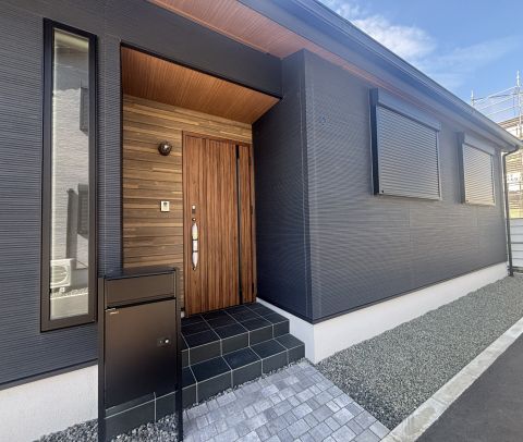 家の印象を決める、上品なアプローチ。