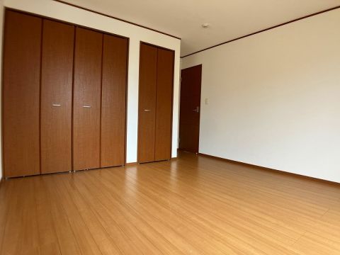 2階洋室約8.5帖です。