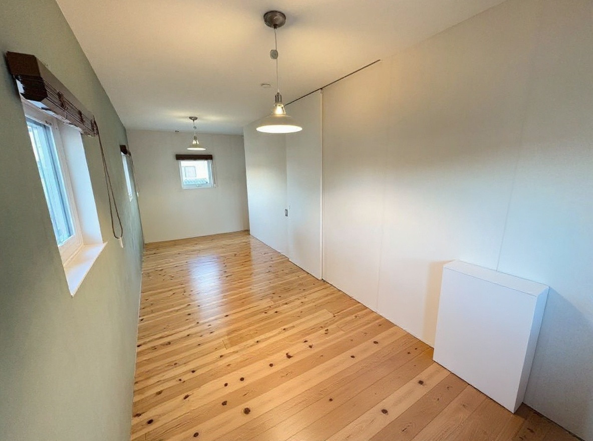 室内画像は、実際の現地写真から、家具類を CGにて消去したイメージ画像です。