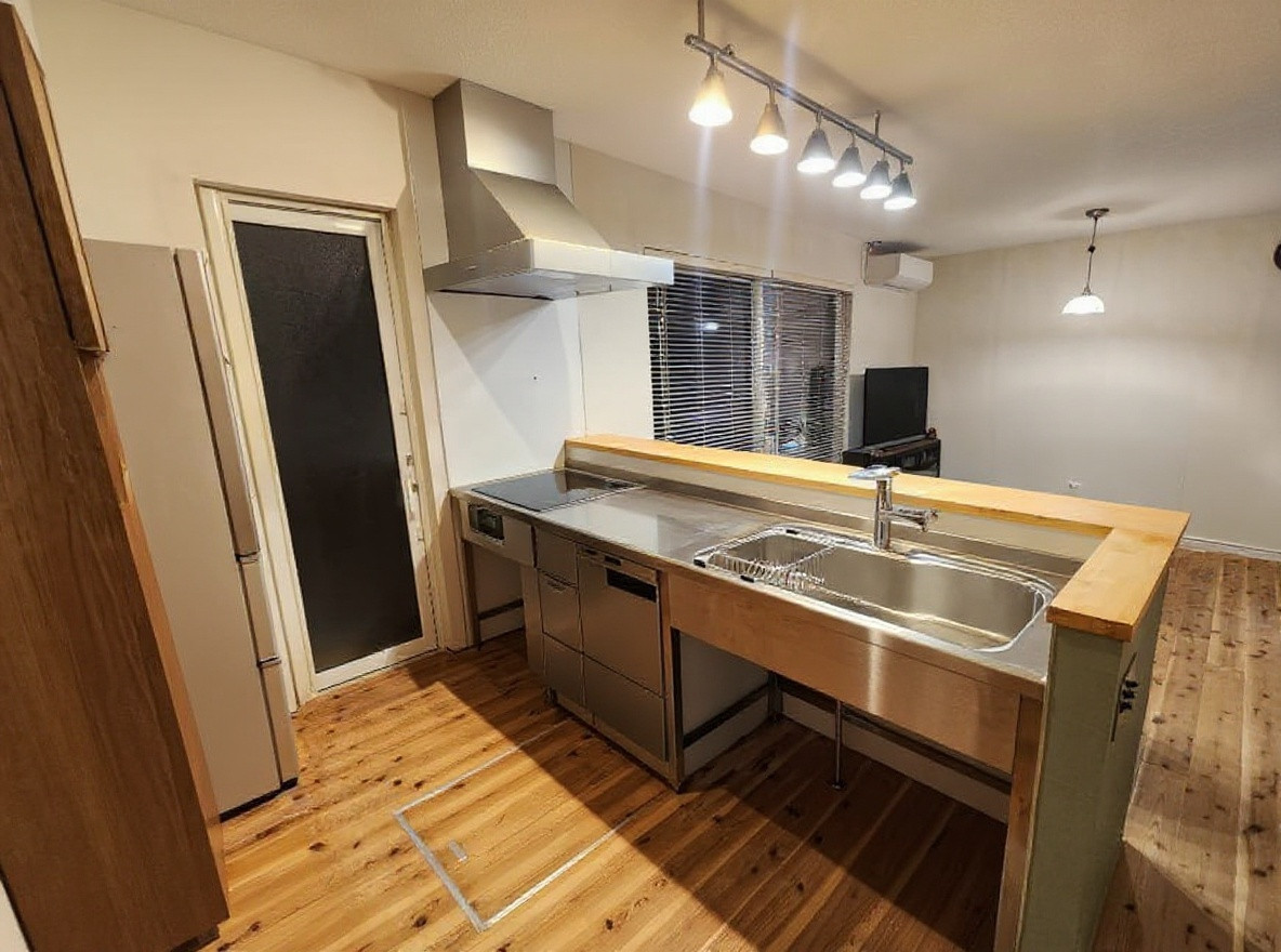 室内画像は、実際の現地写真から、家具類を CGにて消去したイメージ画像です。