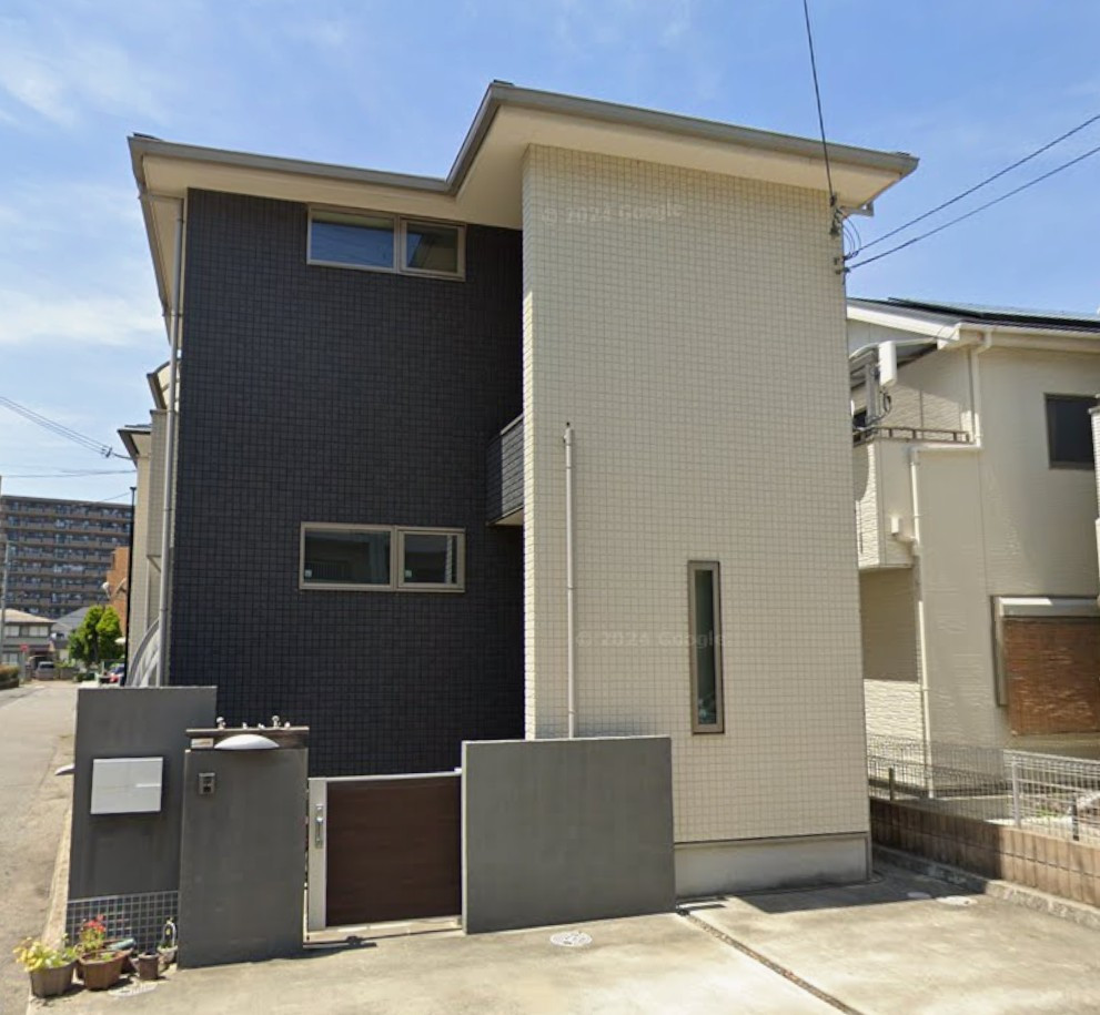 山陽「西新町」駅徒歩９分！駐車場２台可能！３SLDK