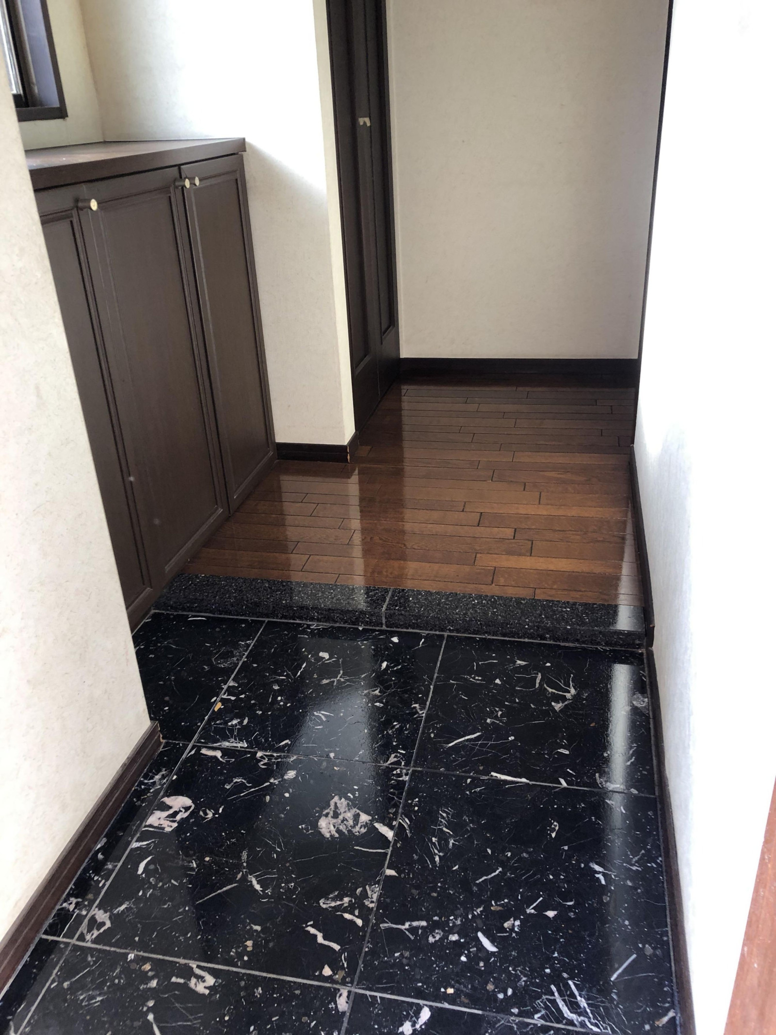 玄関です。シューズボックス完備です。