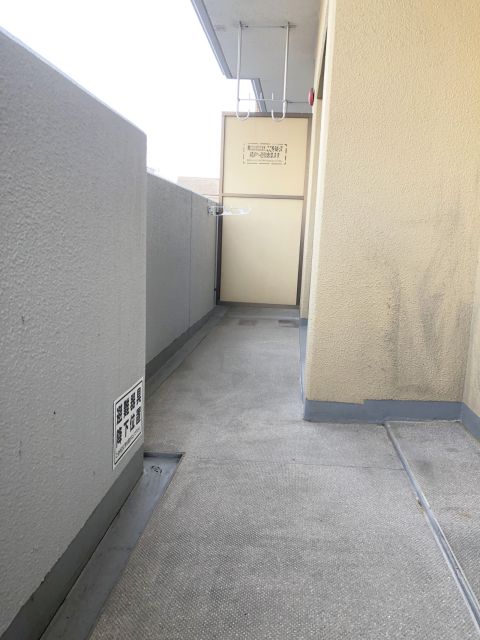 バルコニー別角度。お洗濯ものも干すことが出来ます。