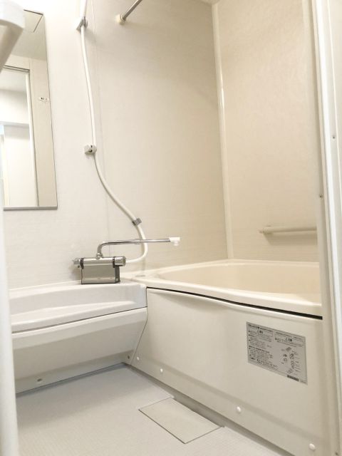 LDKは約12.7帖です。LDKを広くするリノベーションなどもご相談ください。