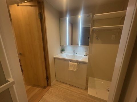 洗面台も新規交換済みです。