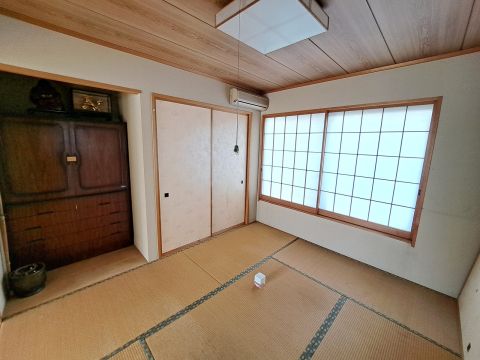 来客時の応接やお子さまの遊び場、くつろぎスペースなど、多目的に活用でき、暮らしの幅がぐっと広がります。