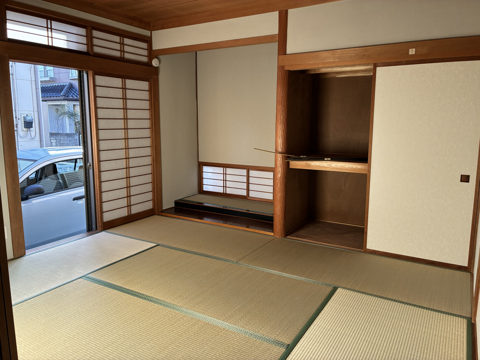 リビングに併設された約6帖の和室はお昼寝やゲストルームに最適