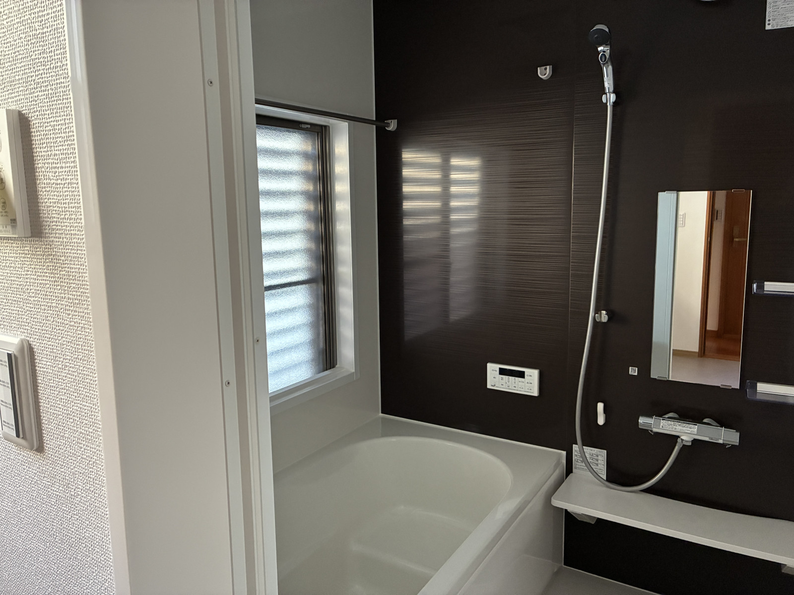 広々とした綺麗なお風呂はお仕事の疲れを癒すにはもってこいなのでついつい長風呂になってしまう空間に