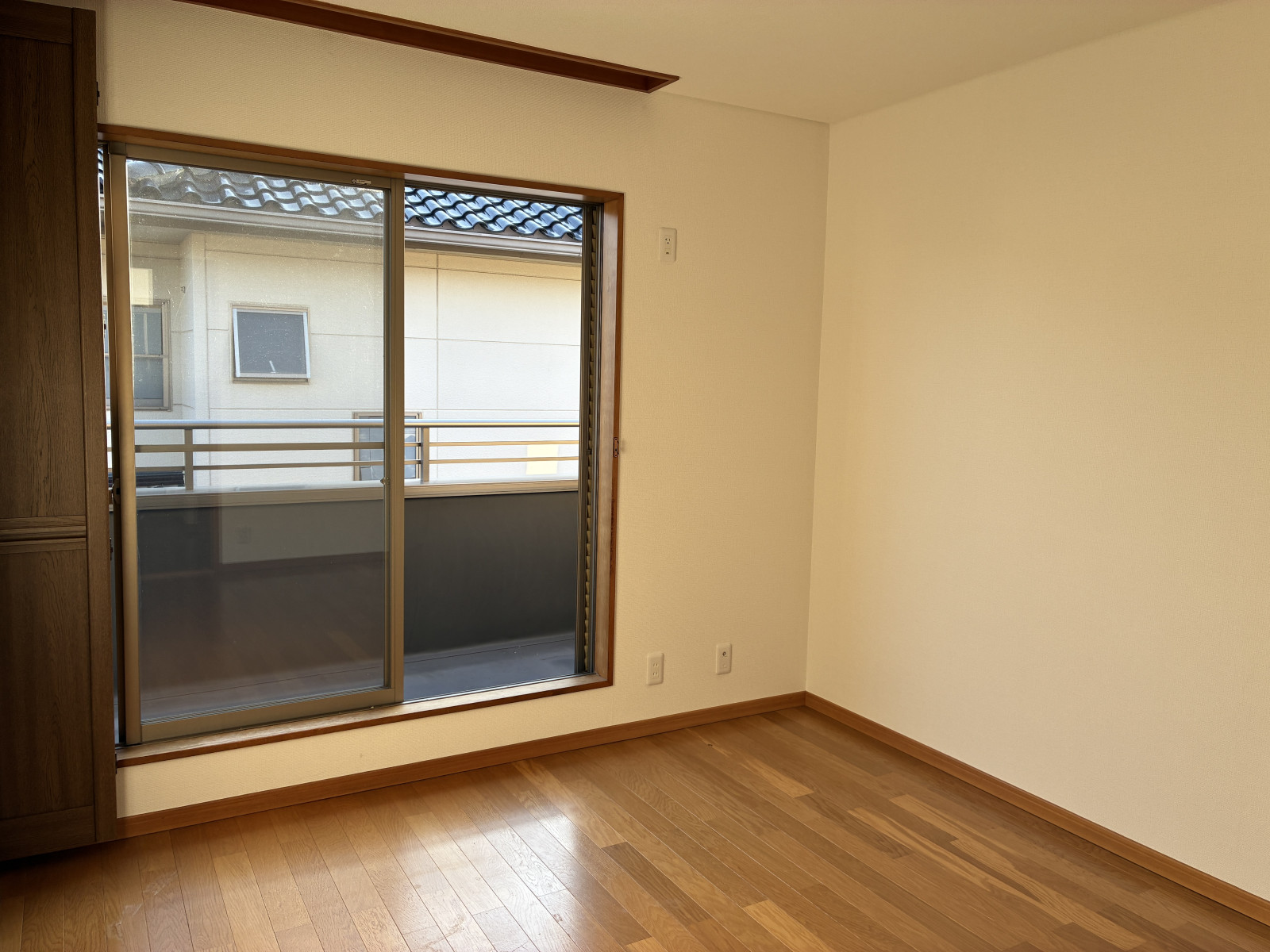 ２階のお部屋全てに収納があります。